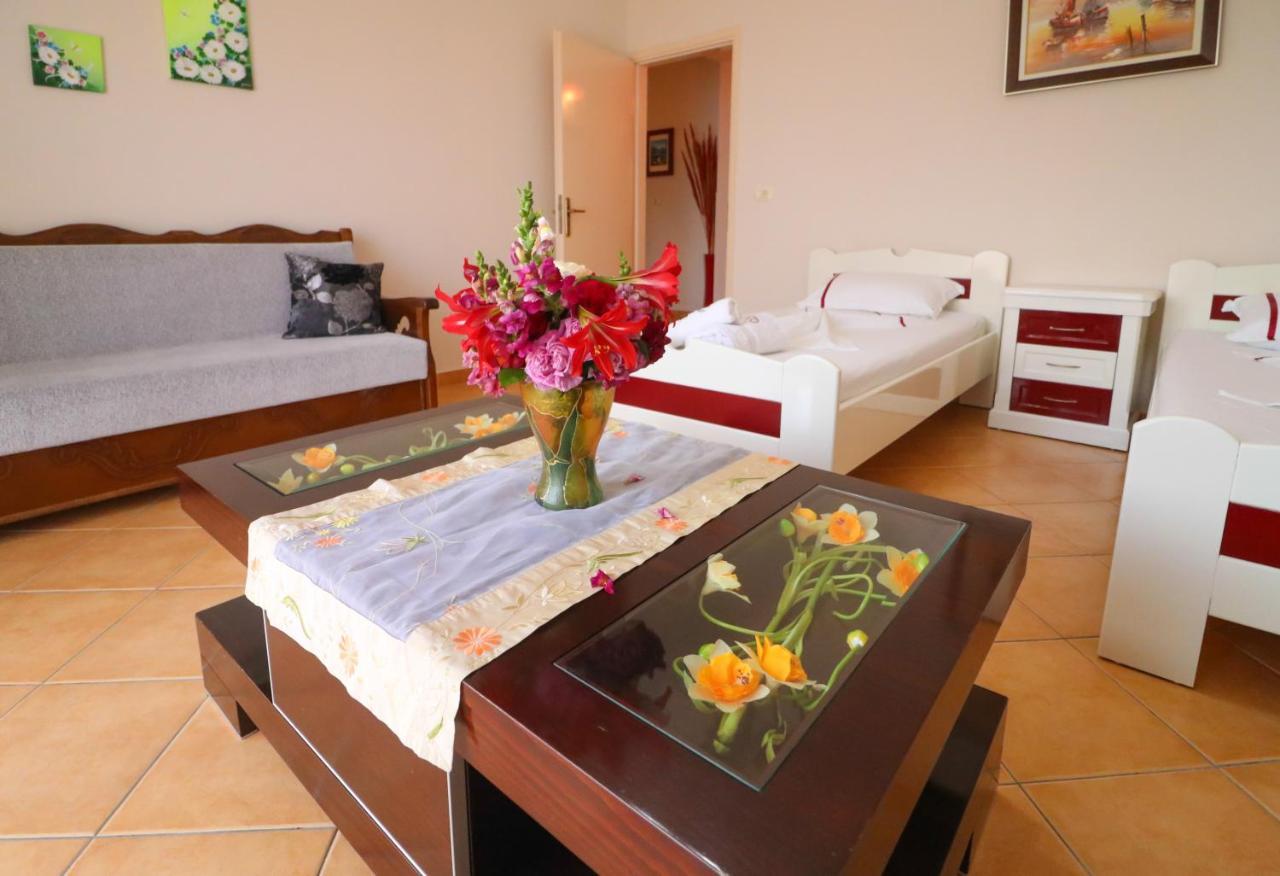 Apartments Vila Roboci Sarandë 外观 照片
