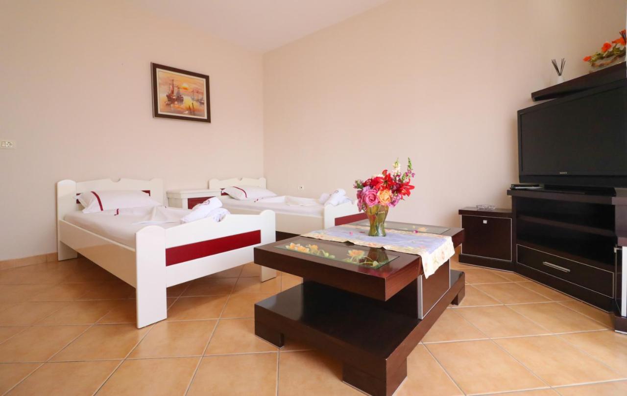 Apartments Vila Roboci Sarandë 外观 照片